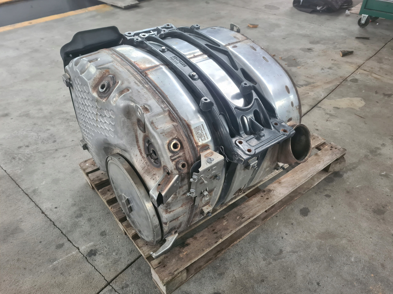 RENAULT KATALIZATOR TŁUMIK DPF FILTR VOLVO FH 5 FM 5 RENAULT GAMA T EVO NOWY MODEL - Katalizator do Samochodów ciężarowych: zdjęcie 2 RENAULT KATALIZATOR TŁUMIK DPF FILTR VOLVO FH 5 FM 5 RENAULT GAMA T EVO NOWY MODEL - Katalizator do Samochodów ciężarowych: zdjęcie 2