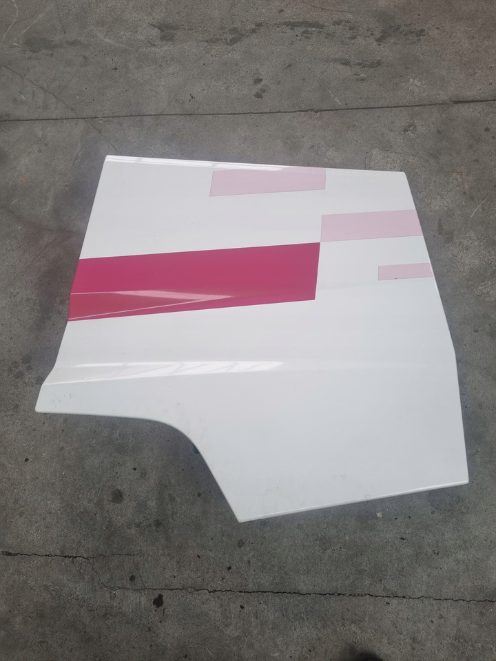 RENAULT KLAPA SCHOWKA DRZWICZKI LEWE RENAULT GAMA RANGE T - Nadwozie i zewnętrzne elementy do Samochodów ciężarowych: zdjęcie 1 RENAULT KLAPA SCHOWKA DRZWICZKI LEWE RENAULT GAMA RANGE T - Nadwozie i zewnętrzne elementy do Samochodów ciężarowych: zdjęcie 1