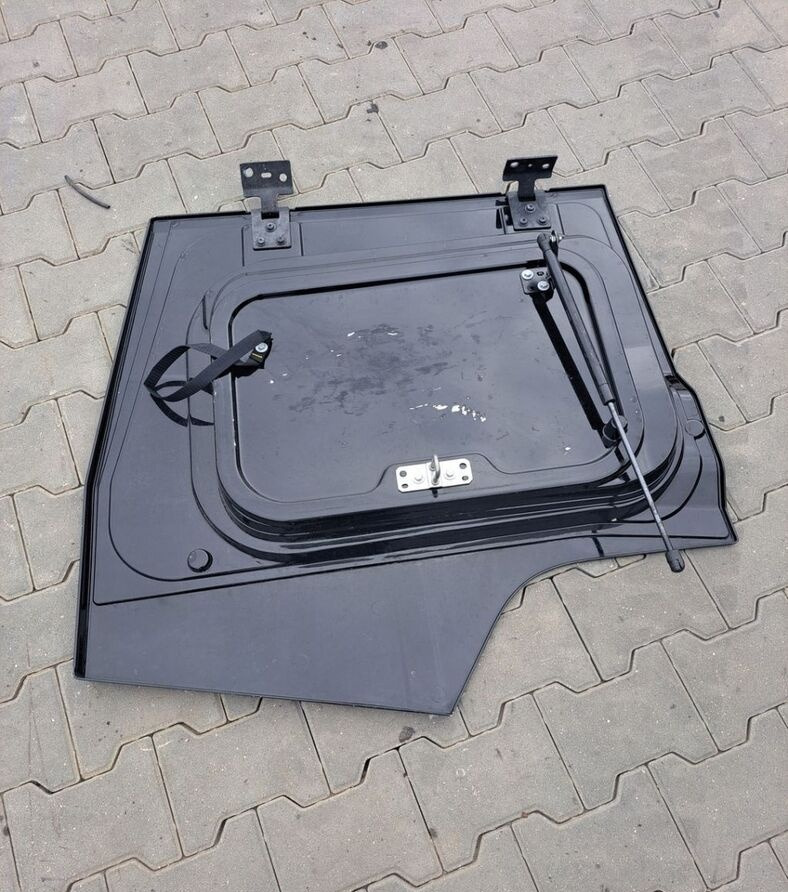 RENAULT KLAPA SCHOWKA DRZWICZKI LEWE RENAULT GAMA RANGE T - Nadwozie i zewnętrzne elementy do Samochodów ciężarowych: zdjęcie 2 RENAULT KLAPA SCHOWKA DRZWICZKI LEWE RENAULT GAMA RANGE T - Nadwozie i zewnętrzne elementy do Samochodów ciężarowych: zdjęcie 2