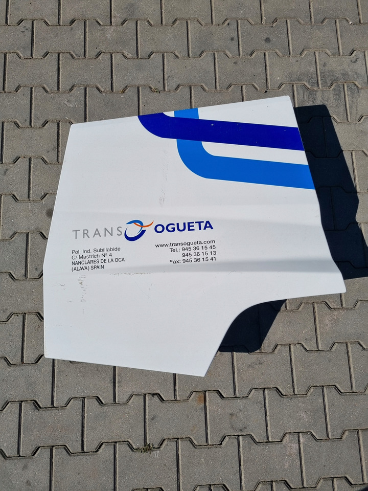 RENAULT KLAPA SCHOWKA DRZWICZKI PRAWE RENAULT GAMA RANGE T - Nadwozie i zewnętrzne elementy do Samochodów ciężarowych: zdjęcie 1 RENAULT KLAPA SCHOWKA DRZWICZKI PRAWE RENAULT GAMA RANGE T - Nadwozie i zewnętrzne elementy do Samochodów ciężarowych: zdjęcie 1