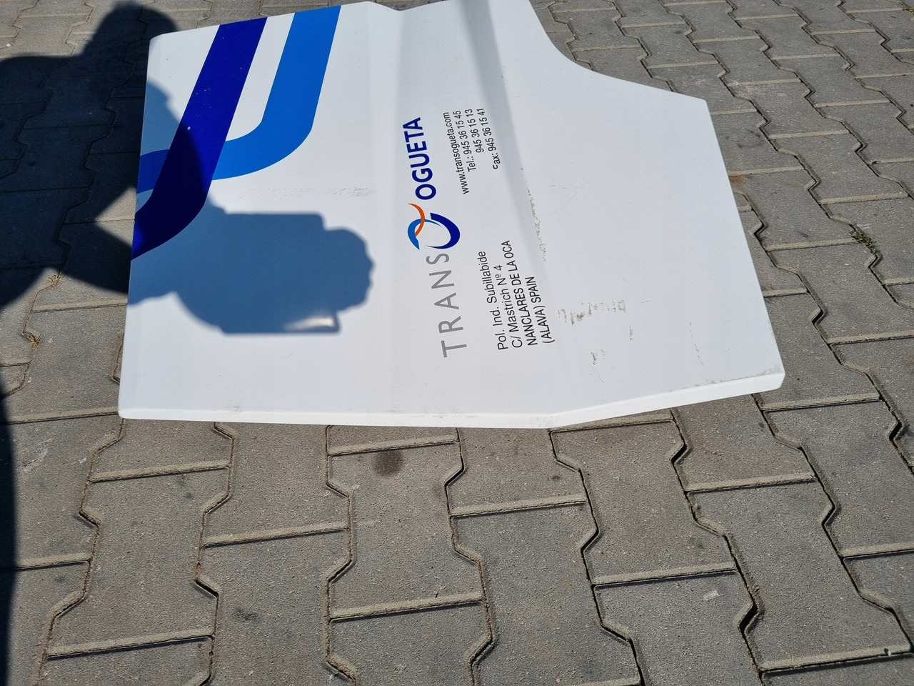 RENAULT KLAPA SCHOWKA DRZWICZKI PRAWE RENAULT GAMA RANGE T - Nadwozie i zewnętrzne elementy do Samochodów ciężarowych: zdjęcie 4 RENAULT KLAPA SCHOWKA DRZWICZKI PRAWE RENAULT GAMA RANGE T - Nadwozie i zewnętrzne elementy do Samochodów ciężarowych: zdjęcie 4