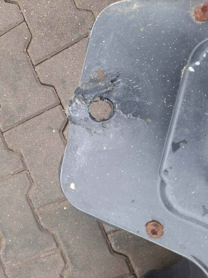 RENAULT SCHOWEK POD KABINĘ LEWY RENAULT GAMA T RANGE - Nadwozie i zewnętrzne elementy do Samochodów ciężarowych: zdjęcie 3 RENAULT SCHOWEK POD KABINĘ LEWY RENAULT GAMA T RANGE - Nadwozie i zewnętrzne elementy do Samochodów ciężarowych: zdjęcie 3