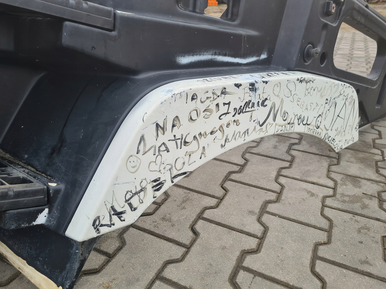 RENAULT STOPNICA GÓRNA STOPIEŃ LEWY RENAULT GAMA T RANGE HIGH - Stopień do Samochodów ciężarowych: zdjęcie 5 RENAULT STOPNICA GÓRNA STOPIEŃ LEWY RENAULT GAMA T RANGE HIGH - Stopień do Samochodów ciężarowych: zdjęcie 5