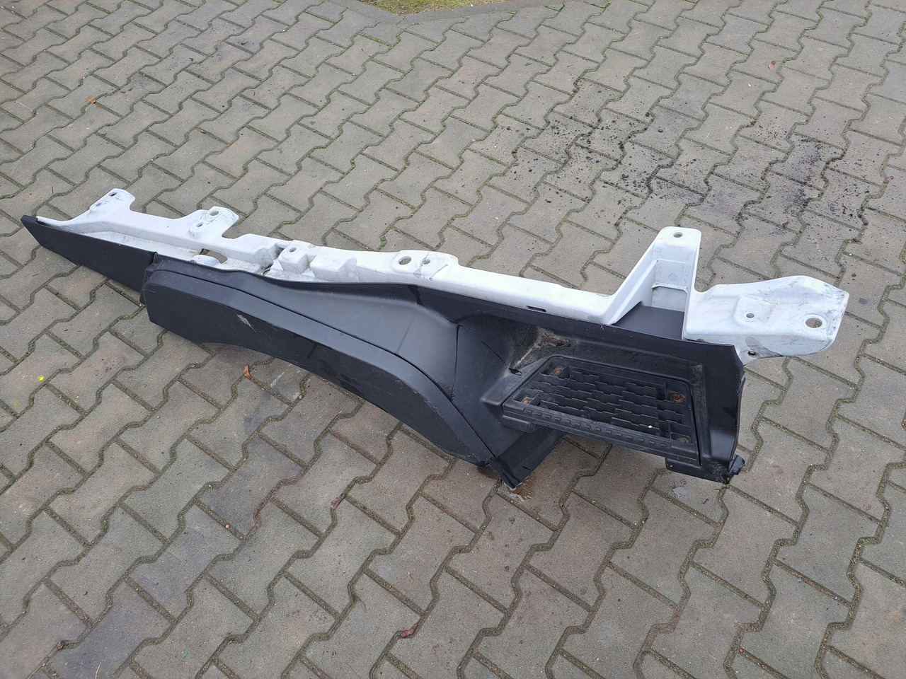 RENAULT STOPNICA GÓRNA STOPIEŃ PRAWY RENAULT GAMA T RANGE - Stopień do Samochodów ciężarowych: zdjęcie 4 RENAULT STOPNICA GÓRNA STOPIEŃ PRAWY RENAULT GAMA T RANGE - Stopień do Samochodów ciężarowych: zdjęcie 4