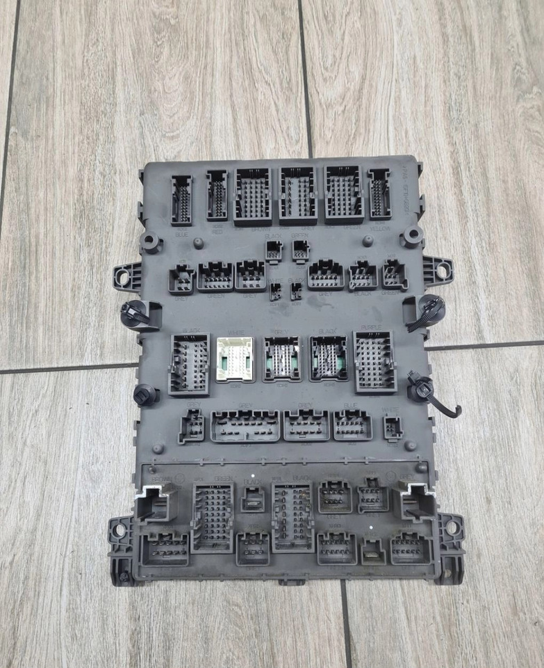 RENAULT TABLICA PŁYTA SKRZYNKA BEZPIECZNIKÓW RENAULT GAMA D WIDE VOLVO FE FL EURO 6 - Bezpiecznik do Samochodów ciężarowych: zdjęcie 2 RENAULT TABLICA PŁYTA SKRZYNKA BEZPIECZNIKÓW RENAULT GAMA D WIDE VOLVO FE FL EURO 6 - Bezpiecznik do Samochodów ciężarowych: zdjęcie 2