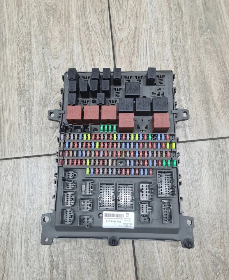 RENAULT TABLICA PŁYTA SKRZYNKA BEZPIECZNIKÓW RENAULT GAMA D WIDE VOLVO FE FL EURO 6 - Bezpiecznik do Samochodów ciężarowych: zdjęcie 1 RENAULT TABLICA PŁYTA SKRZYNKA BEZPIECZNIKÓW RENAULT GAMA D WIDE VOLVO FE FL EURO 6 - Bezpiecznik do Samochodów ciężarowych: zdjęcie 1