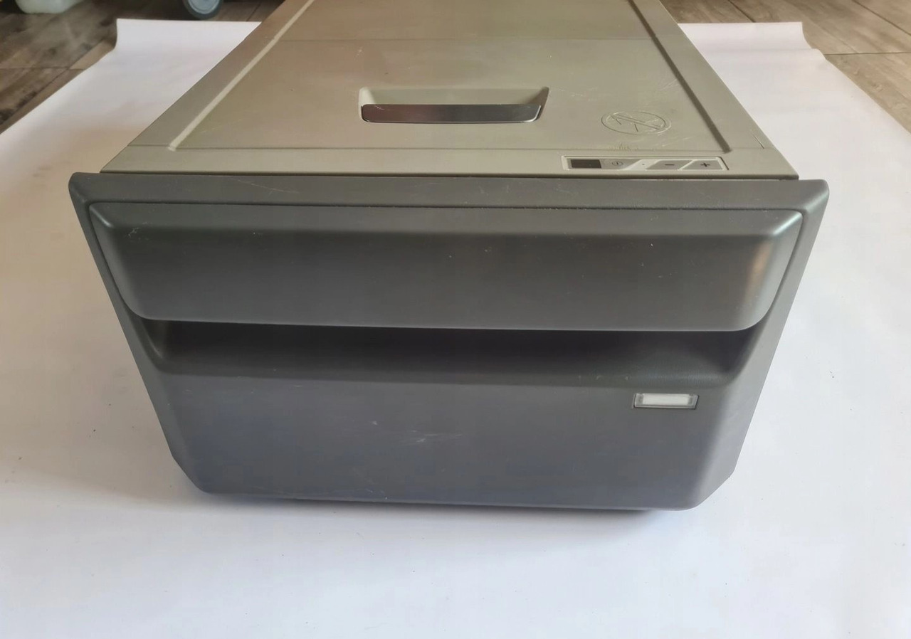 VOLVO LODÓWKA CHŁODZIARKA VOLVO FH 13 LIFT - Kabina i wnętrze do Samochodów ciężarowych: zdjęcie 3 VOLVO LODÓWKA CHŁODZIARKA VOLVO FH 13 LIFT - Kabina i wnętrze do Samochodów ciężarowych: zdjęcie 3