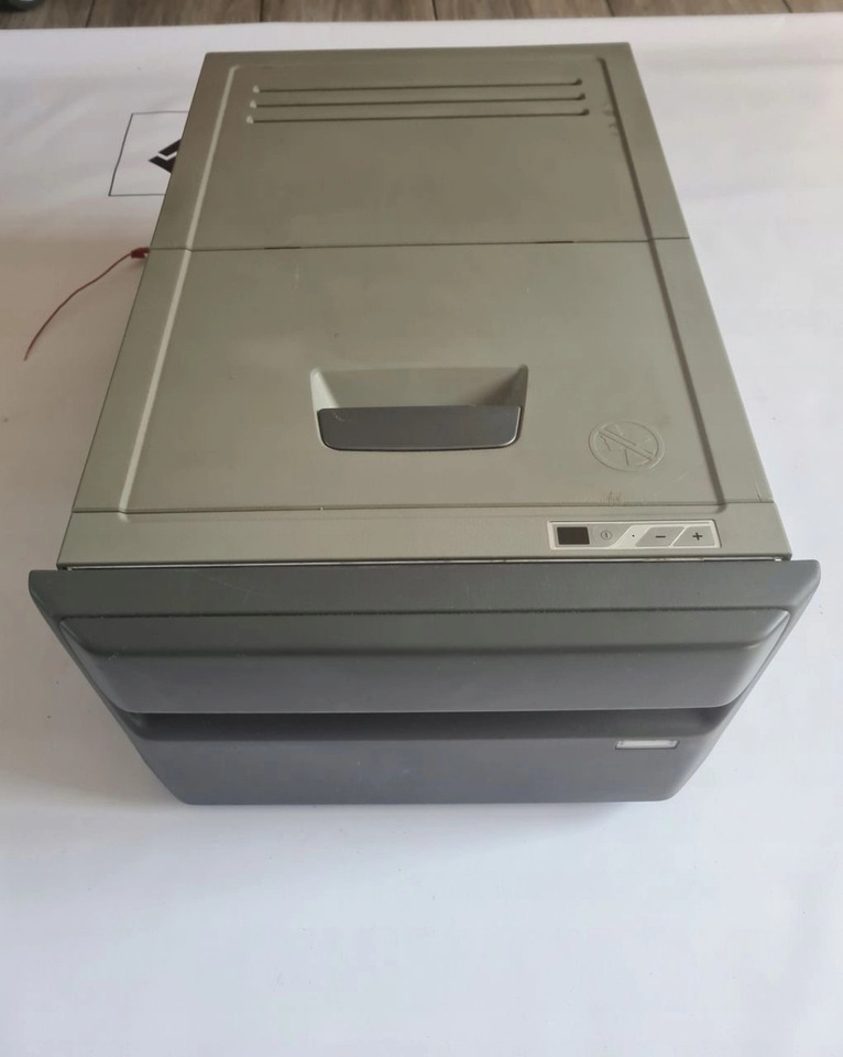 VOLVO LODÓWKA CHŁODZIARKA VOLVO FH 13 LIFT - Kabina i wnętrze do Samochodów ciężarowych: zdjęcie 2 VOLVO LODÓWKA CHŁODZIARKA VOLVO FH 13 LIFT - Kabina i wnętrze do Samochodów ciężarowych: zdjęcie 2