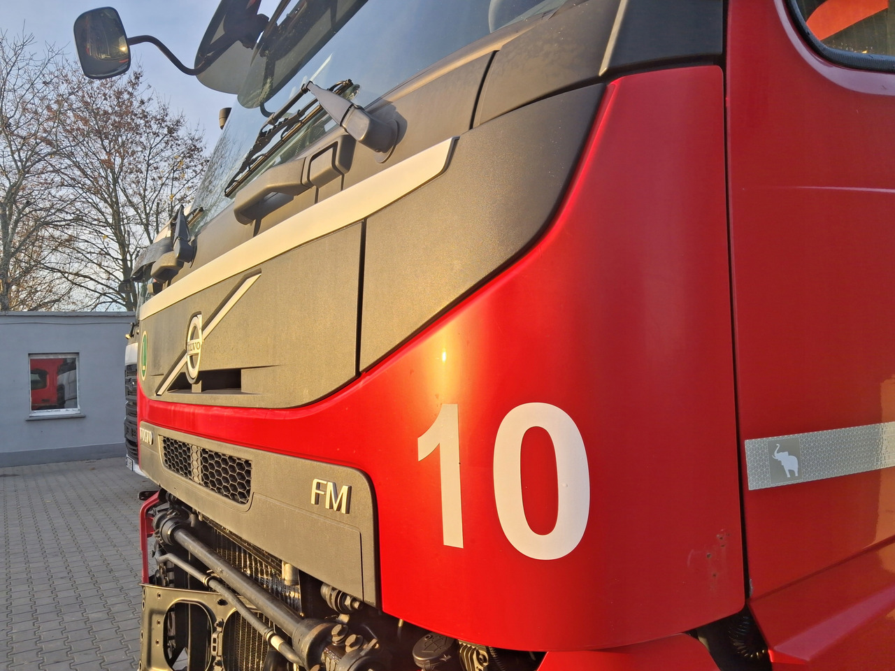 VOLVO MASKA KOMPLETNA GÓRNA ATRAPA KABINY VOLVO FM 4 FMX EURO 6 - Kaptur do Samochodów ciężarowych: zdjęcie 2 VOLVO MASKA KOMPLETNA GÓRNA ATRAPA KABINY VOLVO FM 4 FMX EURO 6 - Kaptur do Samochodów ciężarowych: zdjęcie 2