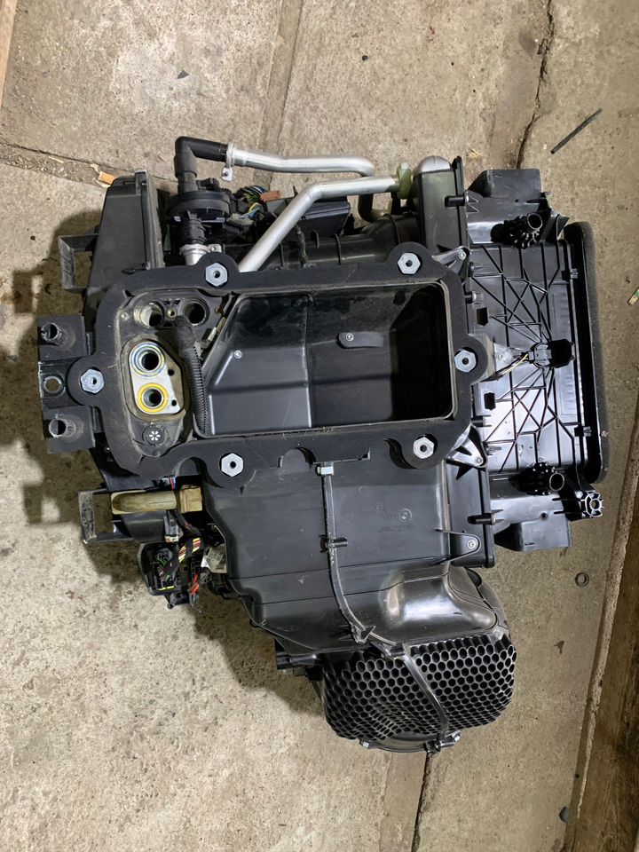 VOLVO NAGRZEWNICA KOMPLETNA VOLVO FH 4 - Ogrzewanie/ Wentylacja do Samochodów ciężarowych: zdjęcie 2 VOLVO NAGRZEWNICA KOMPLETNA VOLVO FH 4 - Ogrzewanie/ Wentylacja do Samochodów ciężarowych: zdjęcie 2