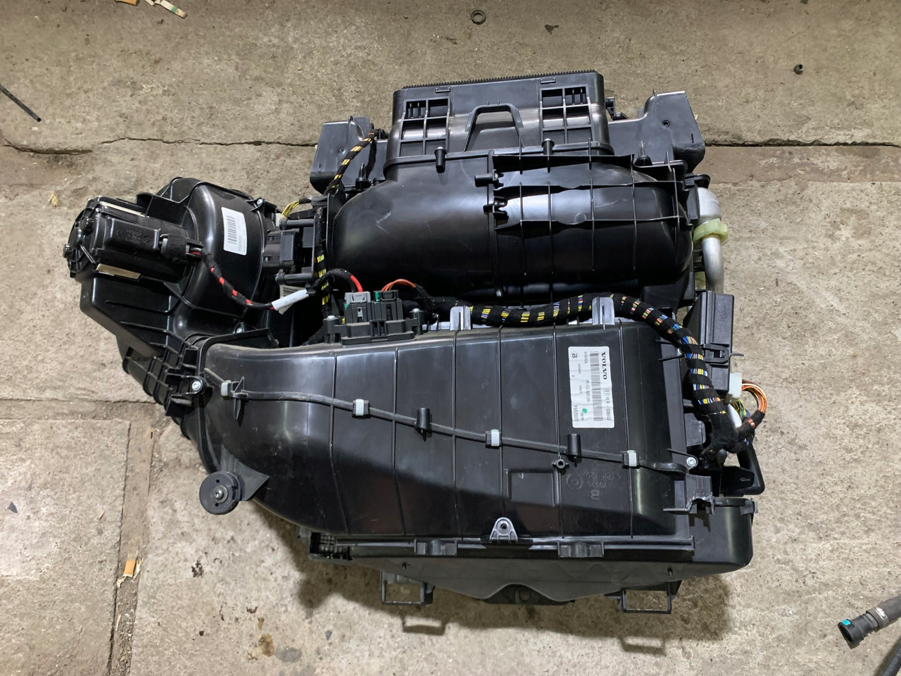 VOLVO NAGRZEWNICA KOMPLETNA VOLVO FH 4 - Ogrzewanie/ Wentylacja do Samochodów ciężarowych: zdjęcie 1 VOLVO NAGRZEWNICA KOMPLETNA VOLVO FH 4 - Ogrzewanie/ Wentylacja do Samochodów ciężarowych: zdjęcie 1