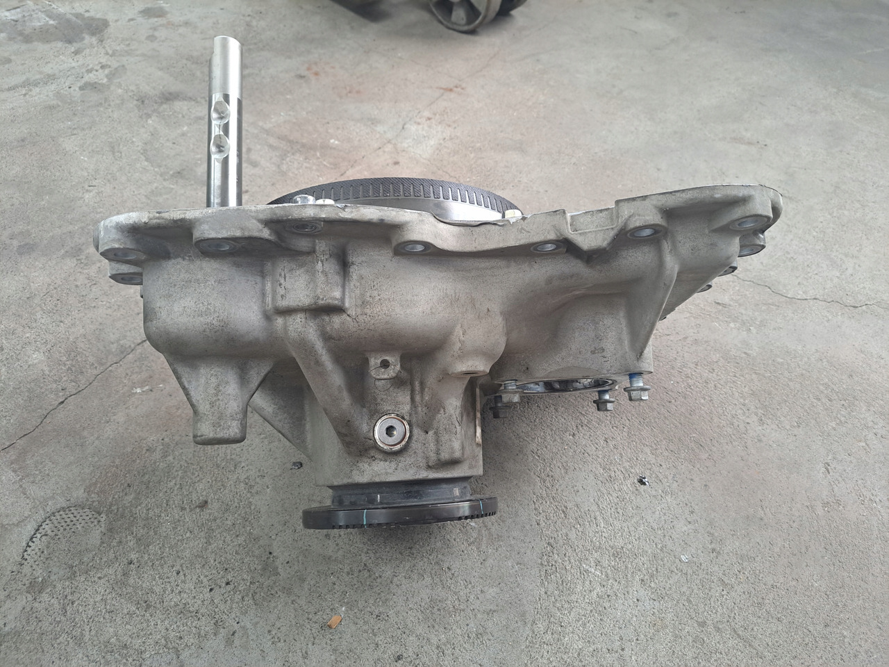 VOLVO OBUDOWA TYŁ REDUKTOR SKRZYNI I-SHIFT AUTOMAT AT 2612 TRAG-G VOLVO FH 4 FH 5 RENAULT GAMA T - Skrzynia biegów i części do Samochodów ciężarowych: zdjęcie 4 VOLVO OBUDOWA TYŁ REDUKTOR SKRZYNI I-SHIFT AUTOMAT AT 2612 TRAG-G VOLVO FH 4 FH 5 RENAULT GAMA T - Skrzynia biegów i części do Samochodów ciężarowych: zdjęcie 4