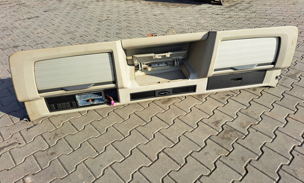 VOLVO PÓŁKA KONSOLA GÓRNA SCHOWEK VOLVO FM FH 13 LIFT GLOBETROTTER - Deska rozdzielcza do Samochodów ciężarowych: zdjęcie 1 VOLVO PÓŁKA KONSOLA GÓRNA SCHOWEK VOLVO FM FH 13 LIFT GLOBETROTTER - Deska rozdzielcza do Samochodów ciężarowych: zdjęcie 1