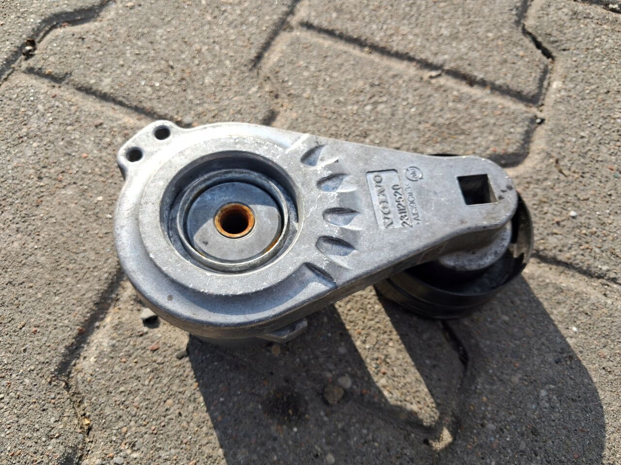 VOLVO ROLKA NAPINACZ PASKA ALTERNATORA RENAULT RANGE GAMA T VOLVO FH 4 5 - Silnik i części do Samochodów ciężarowych: zdjęcie 2 VOLVO ROLKA NAPINACZ PASKA ALTERNATORA RENAULT RANGE GAMA T VOLVO FH 4 5 - Silnik i części do Samochodów ciężarowych: zdjęcie 2