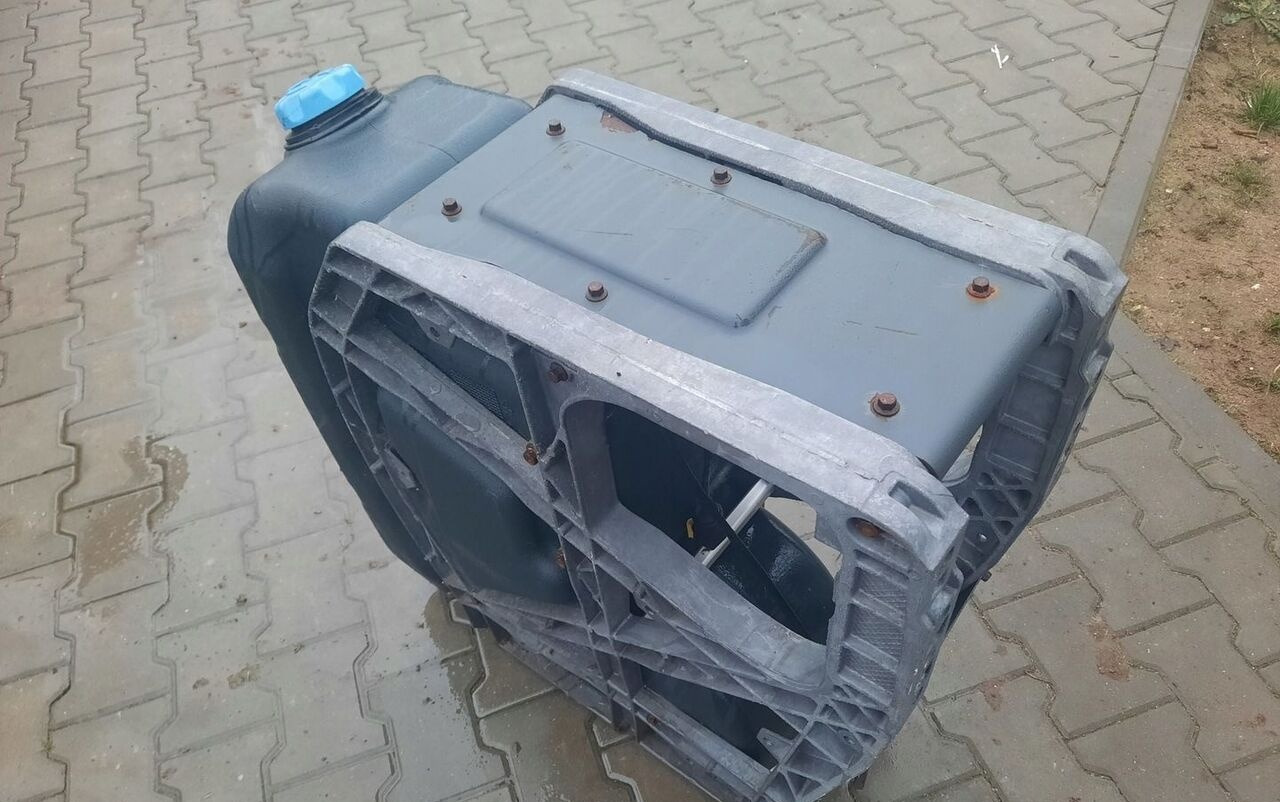 VOLVO ZBIORNIK ADBLUE RENAULT GAMA RANGE T K C VOLVO FH 4 FM 4 FMX FH 5 FM 5 - Zbiornik na AdBlue do Samochodów ciężarowych: zdjęcie 2 VOLVO ZBIORNIK ADBLUE RENAULT GAMA RANGE T K C VOLVO FH 4 FM 4 FMX FH 5 FM 5 - Zbiornik na AdBlue do Samochodów ciężarowych: zdjęcie 2