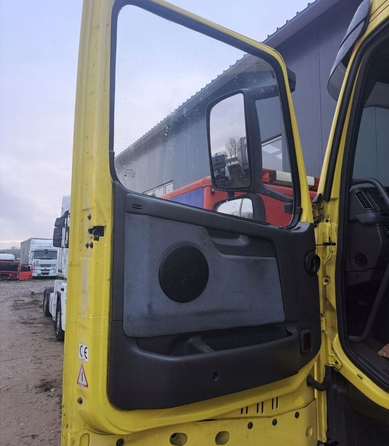 Volvo FH 12 13 - Drzwi i części do Samochodów ciężarowych: zdjęcie 1 Volvo FH 12 13 - Drzwi i części do Samochodów ciężarowych: zdjęcie 1