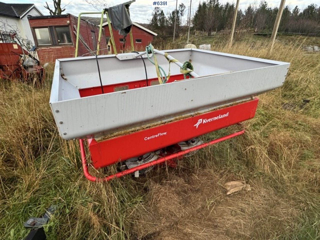 2016 Kverneland fertilizer spreader. Repair object. - Rozsiewacz nawozów: zdjęcie 1 2016 Kverneland fertilizer spreader. Repair object. - Rozsiewacz nawozów: zdjęcie 1