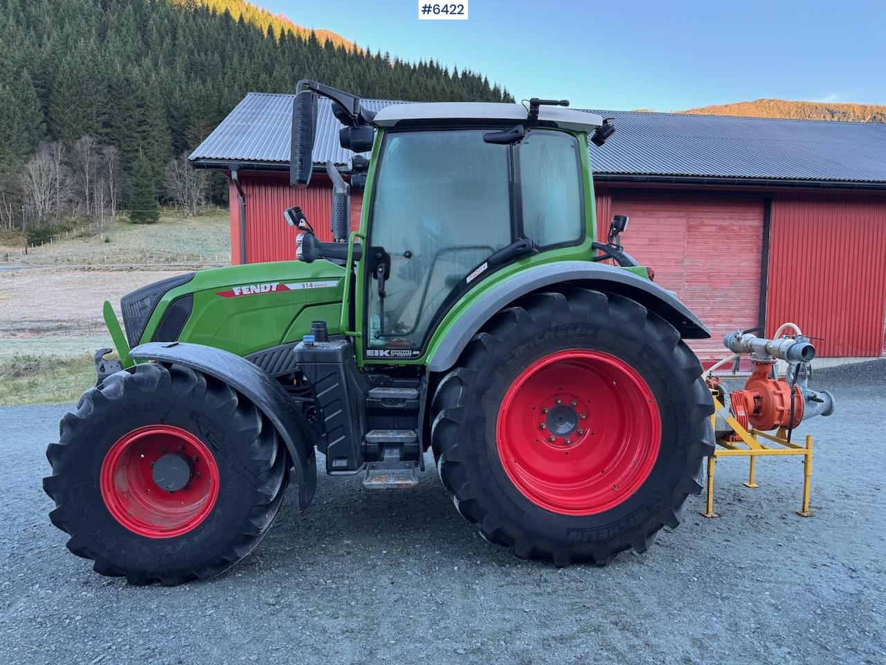 2021 Fendt 314 Vario Profi Plus w/ front hydraulics and front PTO. Low hours! - Ciągnik rolniczy: zdjęcie 2 2021 Fendt 314 Vario Profi Plus w/ front hydraulics and front PTO. Low hours! - Ciągnik rolniczy: zdjęcie 2