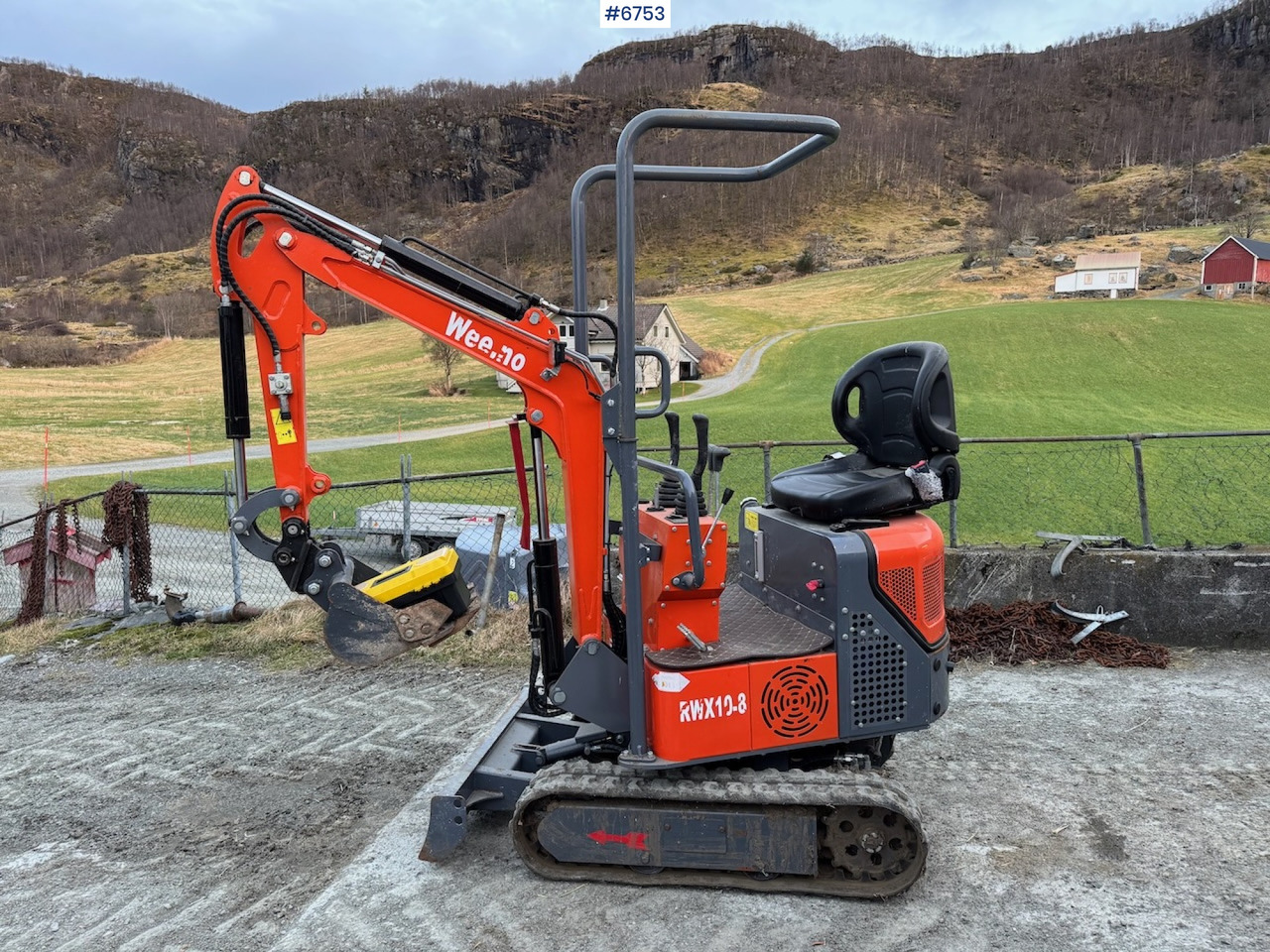 2025 RWX 10-8 Mini excavator w/ 2 buckets, grapple and spike. - Minikoparka: zdjęcie 1 2025 RWX 10-8 Mini excavator w/ 2 buckets, grapple and spike. - Minikoparka: zdjęcie 1