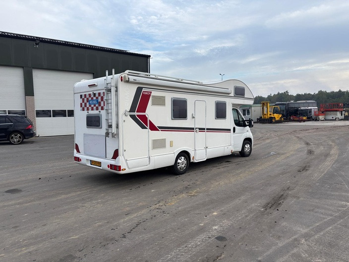 Rimor seal 9 - Kamper z alkową: zdjęcie 3 Rimor seal 9 - Kamper z alkową: zdjęcie 3