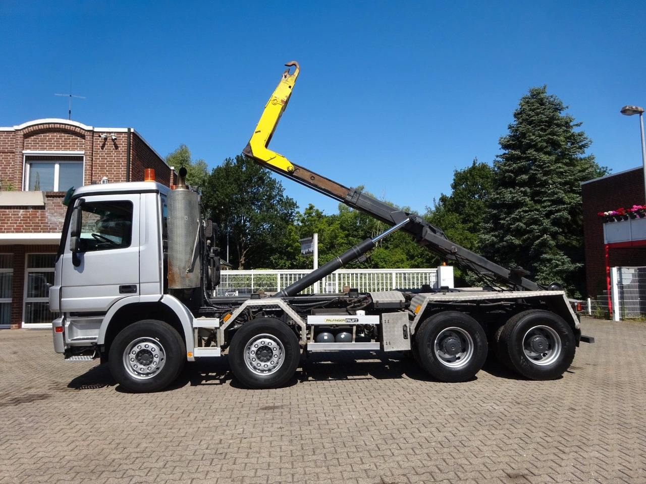 Mercedes-Benz 3244 Actros PALFINGER Abroller 8x4 - Ciężarówka hakowiec: zdjęcie 4 Mercedes-Benz 3244 Actros PALFINGER Abroller 8x4 - Ciężarówka hakowiec: zdjęcie 4