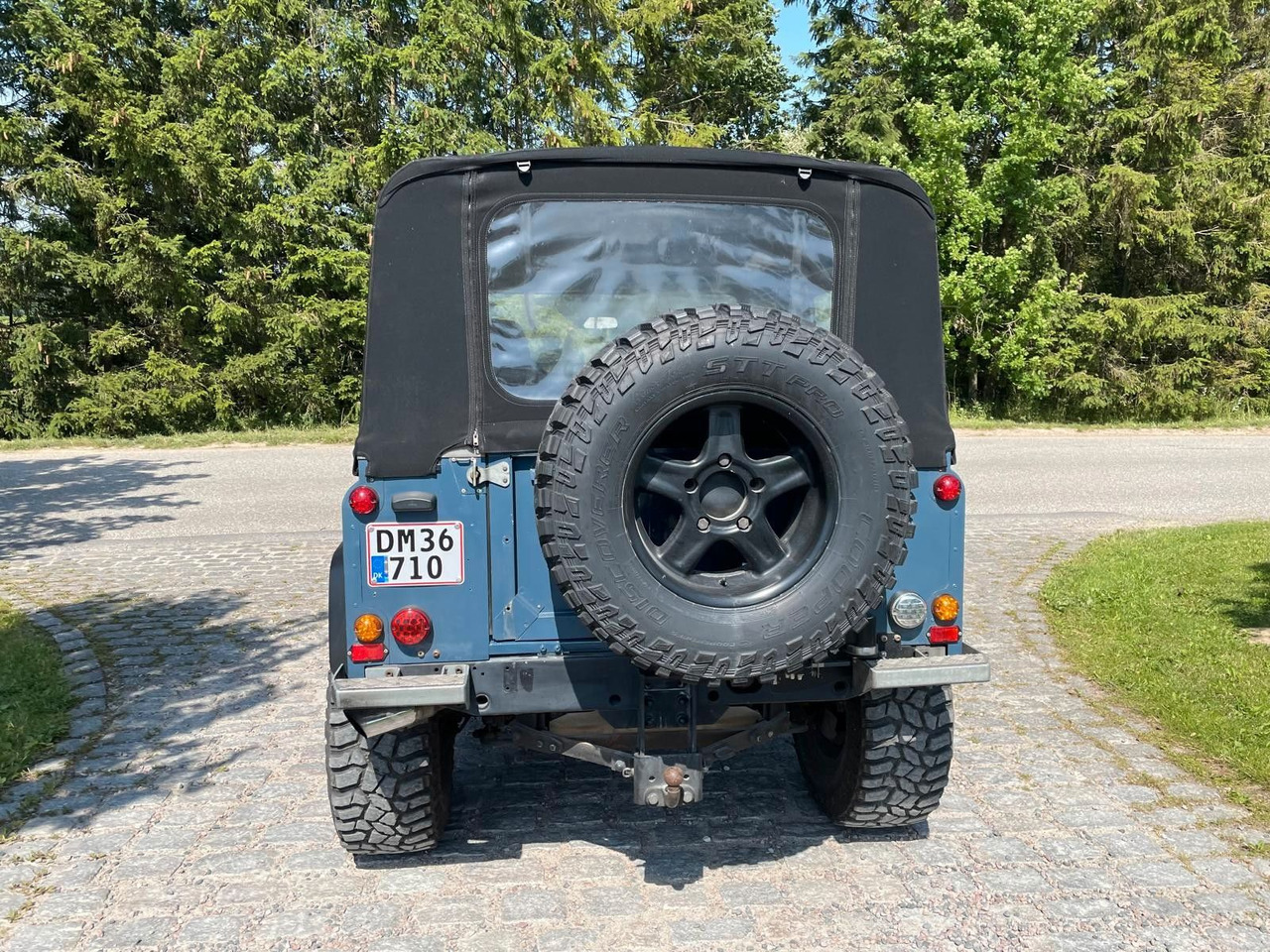 Land Rover LR Defender 90 Soft Top V8 Automatic 60000 brutt Land Rover LR Defender 90 SoftTop V8 Automatic - Pick-up: zdjęcie 4 Land Rover LR Defender 90 Soft Top V8 Automatic 60000 brutt Land Rover LR Defender 90 SoftTop V8 Automatic - Pick-up: zdjęcie 4