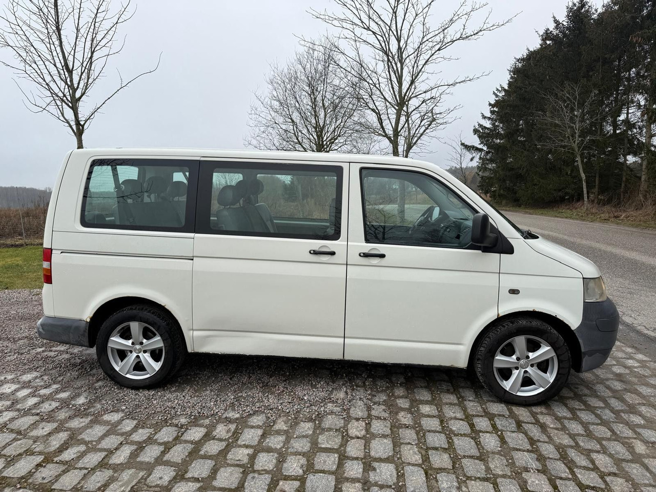 Volkswagen T5 Transporter 1.9 TDI *9 Sitze * 3900 € - Mikrobus: zdjęcie 5 Volkswagen T5 Transporter 1.9 TDI *9 Sitze * 3900 € - Mikrobus: zdjęcie 5
