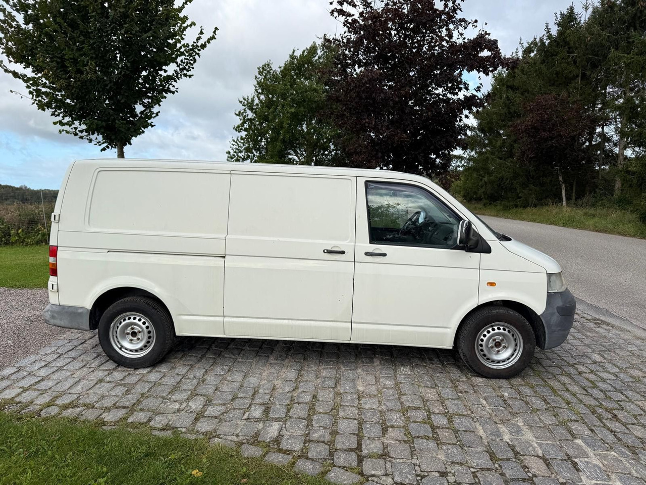 Volkswagen T5 Transporter 2.5 TDI Kasten lang *2500 € - Mały samochód dostawczy: zdjęcie 5 Volkswagen T5 Transporter 2.5 TDI Kasten lang *2500 € - Mały samochód dostawczy: zdjęcie 5