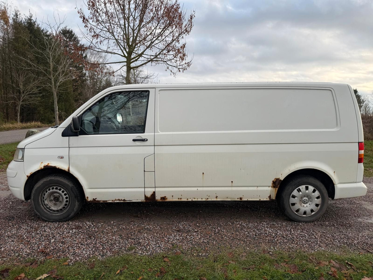 Volkswagen T5 Transporter Kasten-Kombi Kasten Long - Mały samochód dostawczy: zdjęcie 2 Volkswagen T5 Transporter Kasten-Kombi Kasten Long - Mały samochód dostawczy: zdjęcie 2