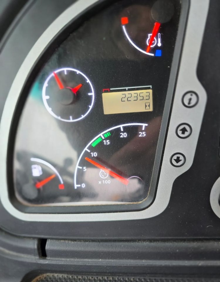 JCB - Koparko-ładowarka: zdjęcie 4 JCB - Koparko-ładowarka: zdjęcie 4