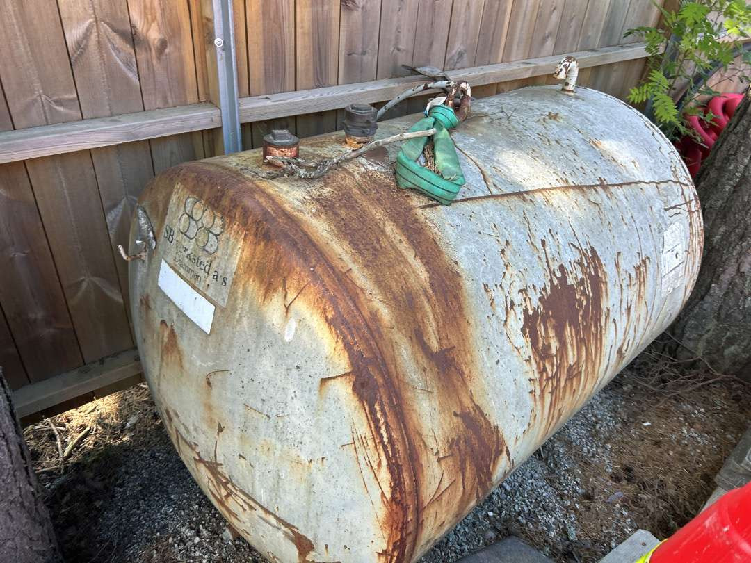 Diesel tank 1000 liter - Wyposażenie garażu/ Warsztatów: zdjęcie 2 Diesel tank 1000 liter - Wyposażenie garażu/ Warsztatów: zdjęcie 2