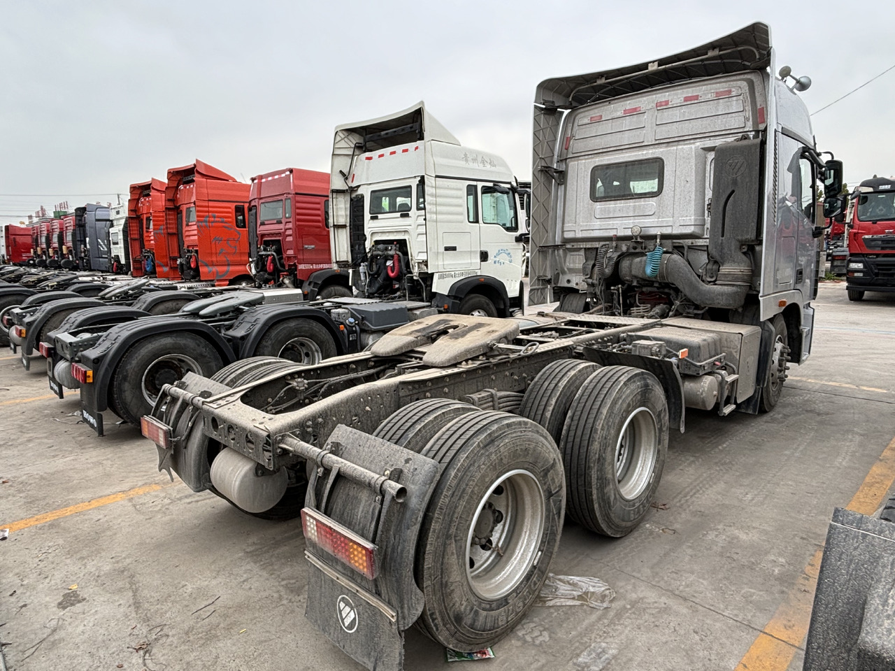 AUMAN GTL - Ciągnik siodłowy: zdjęcie 4 AUMAN GTL - Ciągnik siodłowy: zdjęcie 4