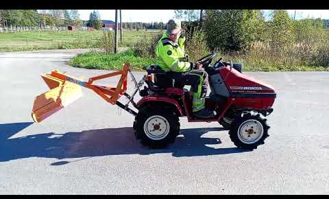 Honda Might 11 4WD mini tractor with rear blade, Hollola - Mini traktor: zdjęcie 2 Honda Might 11 4WD mini tractor with rear blade, Hollola - Mini traktor: zdjęcie 2