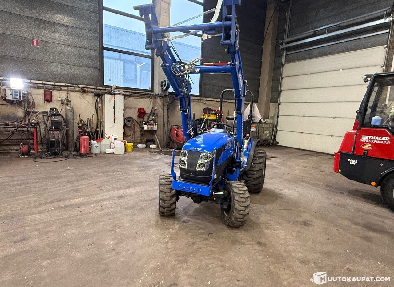 Solis 26 4WD 6+2 with front loader, 2023, 1.3 L, Diesel, 241 h, Helsinki - Mini traktor: zdjęcie 2 Solis 26 4WD 6+2 with front loader, 2023, 1.3 L, Diesel, 241 h, Helsinki - Mini traktor: zdjęcie 2