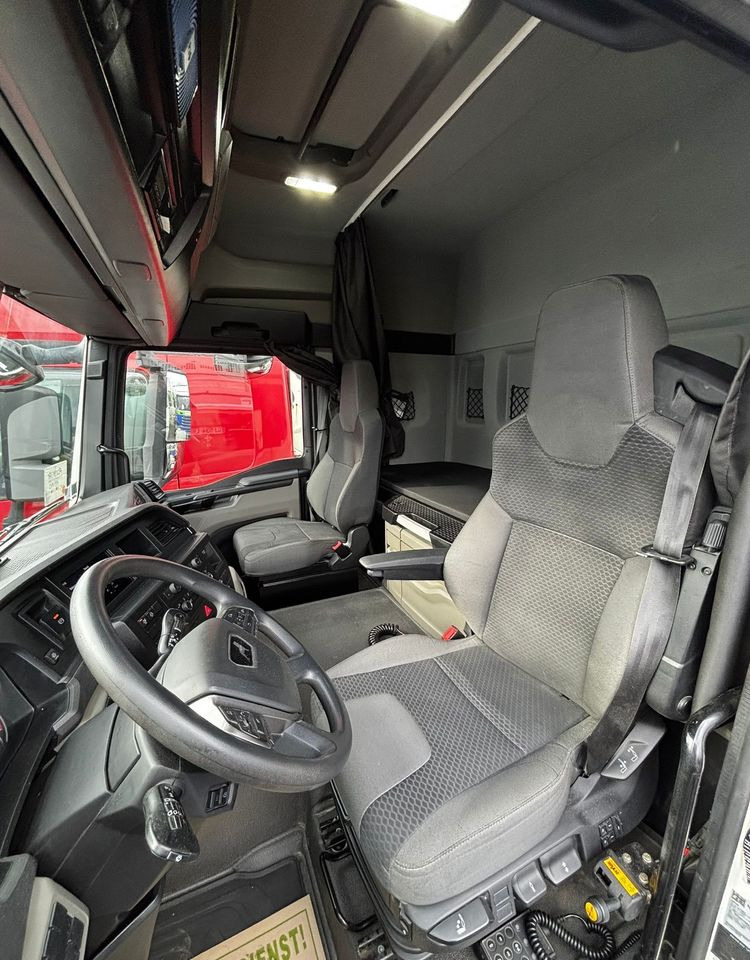 MAN TGS 18.470 NAUKA JAZDY STANDARD 4x2 / TGX 18.360 400 510 460 500 TOP STAN / ŚWIEŻO SPROWADZONY - Ciągnik siodłowy: zdjęcie 5 MAN TGS 18.470 NAUKA JAZDY STANDARD 4x2 / TGX 18.360 400 510 460 500 TOP STAN / ŚWIEŻO SPROWADZONY - Ciągnik siodłowy: zdjęcie 5