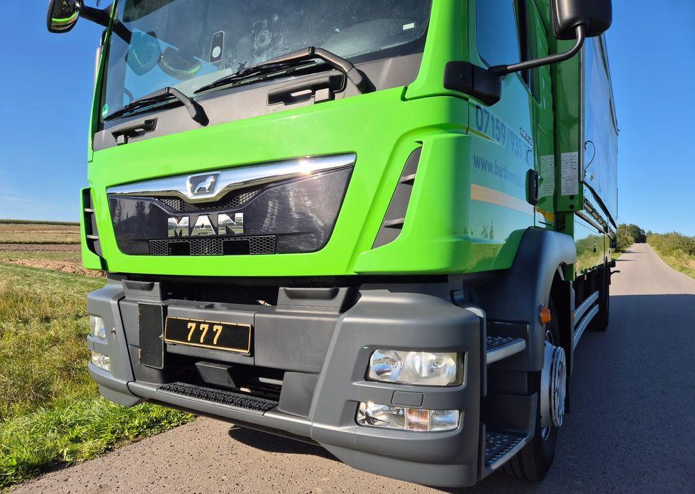 MAN Tgm 18.320 FULL SERWIS UNIKAT TOP ORYGINALNY PRZEBIEG z Niemiec AUTOMAT WINDA ACC Pirelli klima postojowa 18.250 18.290 15.250 15.290 15.320 - Samochód ciężarowy plandeka: zdjęcie 3 MAN Tgm 18.320 FULL SERWIS UNIKAT TOP ORYGINALNY PRZEBIEG z Niemiec AUTOMAT WINDA ACC Pirelli klima postojowa 18.250 18.290 15.250 15.290 15.320 - Samochód ciężarowy plandeka: zdjęcie 3