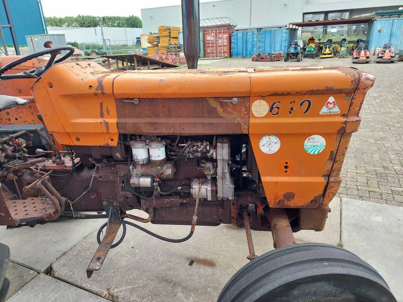 Fiat 640/8 - Ciągnik rolniczy: zdjęcie 5 Fiat 640/8 - Ciągnik rolniczy: zdjęcie 5