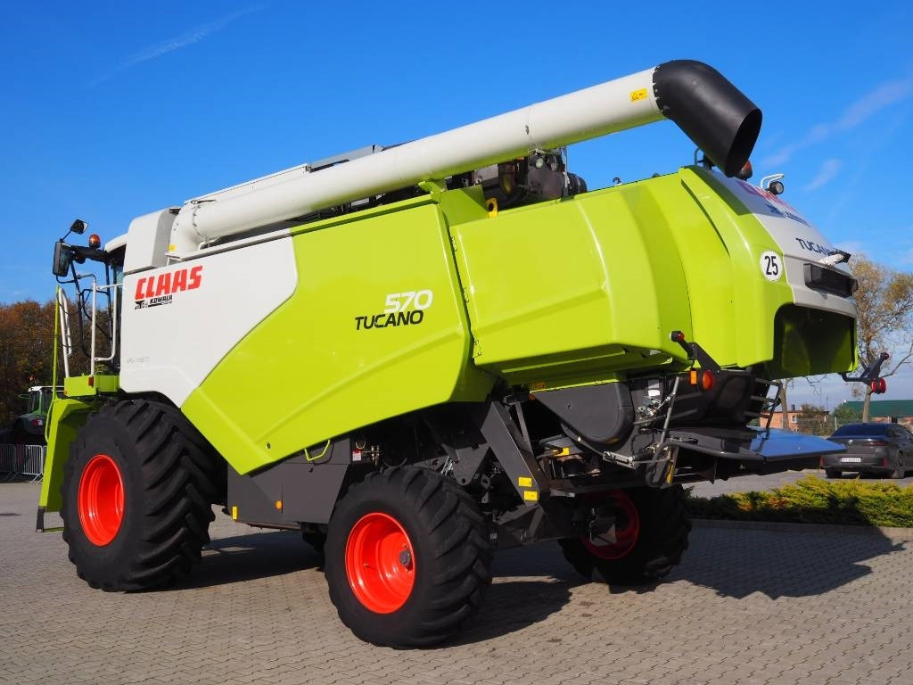 Claas Tucano 570 GPS + V770 - Kombajn zbożowy: zdjęcie 2 Claas Tucano 570 GPS + V770 - Kombajn zbożowy: zdjęcie 2