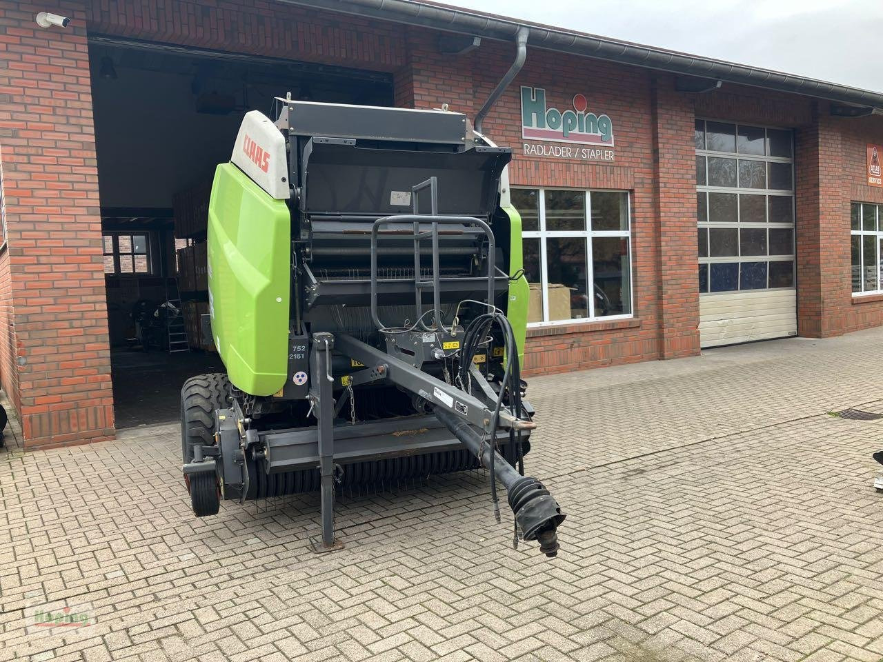 CLAAS Variant 385 - Prasa rolująca: zdjęcie 1 CLAAS Variant 385 - Prasa rolująca: zdjęcie 1