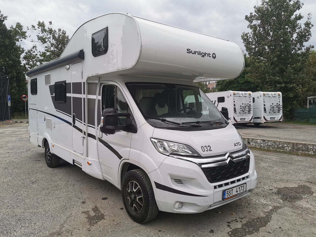 SUNLIGHT A 70 - Kamper z alkową: zdjęcie 1 SUNLIGHT A 70 - Kamper z alkową: zdjęcie 1