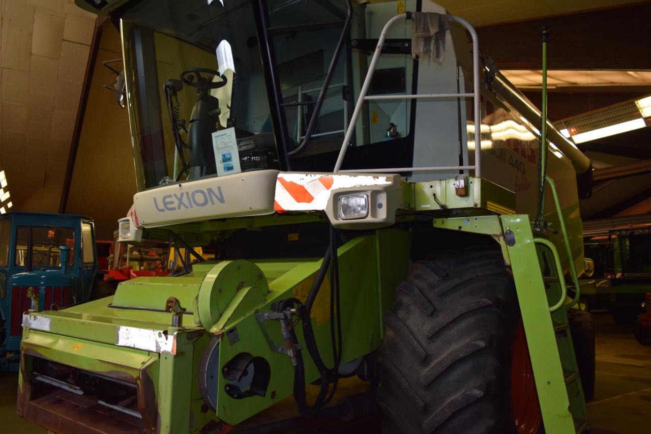 CLAAS Lexion 440 Evolution - Kombajn zbożowy: zdjęcie 2 CLAAS Lexion 440 Evolution - Kombajn zbożowy: zdjęcie 2