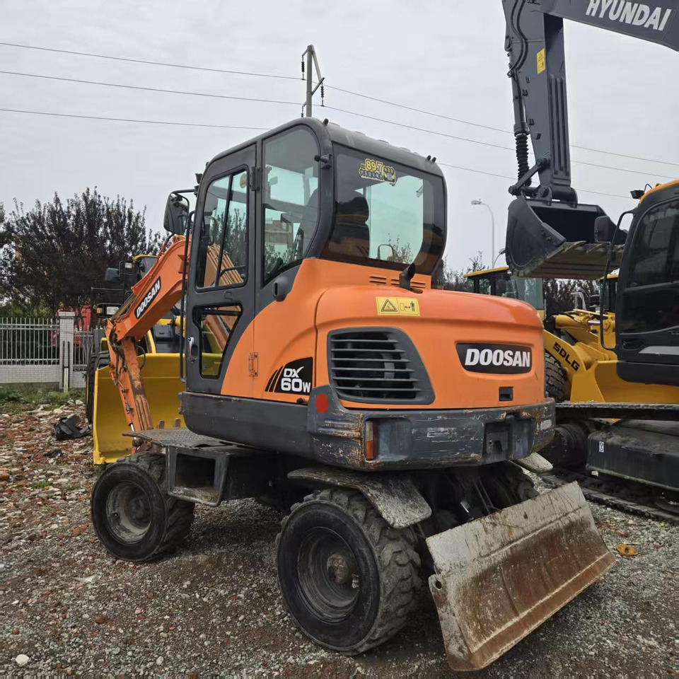DOOSAN DX60W - Koparka kołowa: zdjęcie 5 DOOSAN DX60W - Koparka kołowa: zdjęcie 5