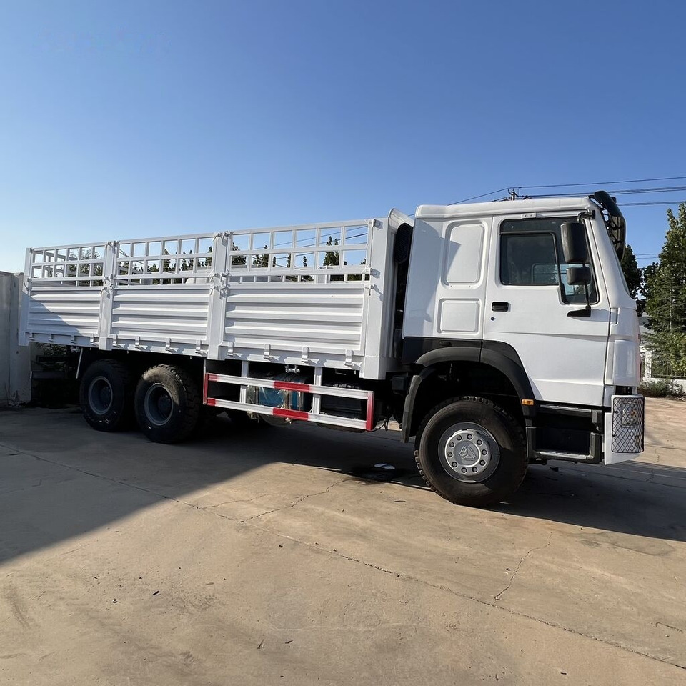 Howo 6*4 flatbed truck - Samochód ciężarowy skrzyniowy/ Platforma: zdjęcie 2 Howo 6*4 flatbed truck - Samochód ciężarowy skrzyniowy/ Platforma: zdjęcie 2