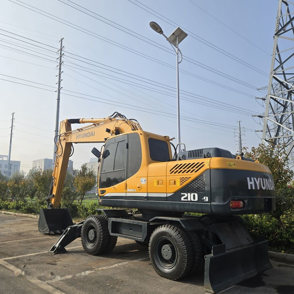 Hyundai R210W-9 - Koparka kołowa: zdjęcie 1 Hyundai R210W-9 - Koparka kołowa: zdjęcie 1