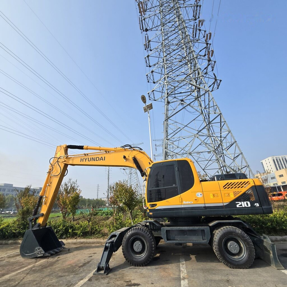 Hyundai R210W-9 Hyundai R210W-9: zdjęcie 6