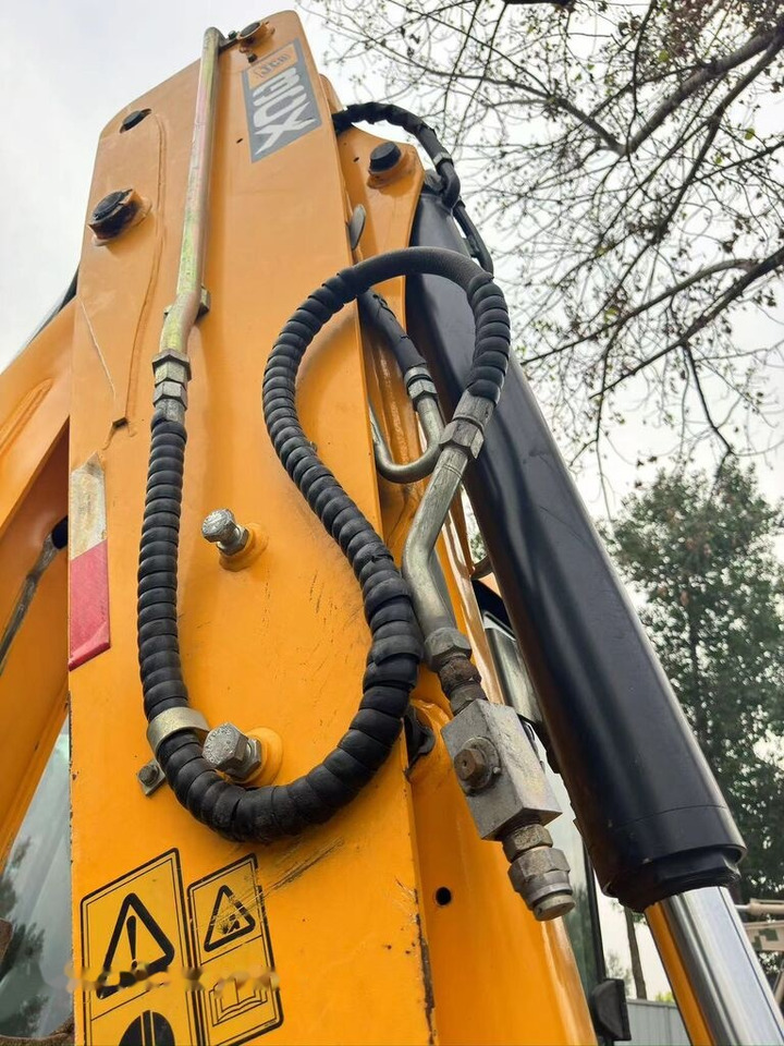 JCB 3CX Telescopic Arm Plus Four in One Bucket - Koparko-ładowarka: zdjęcie 2 JCB 3CX Telescopic Arm Plus Four in One Bucket - Koparko-ładowarka: zdjęcie 2