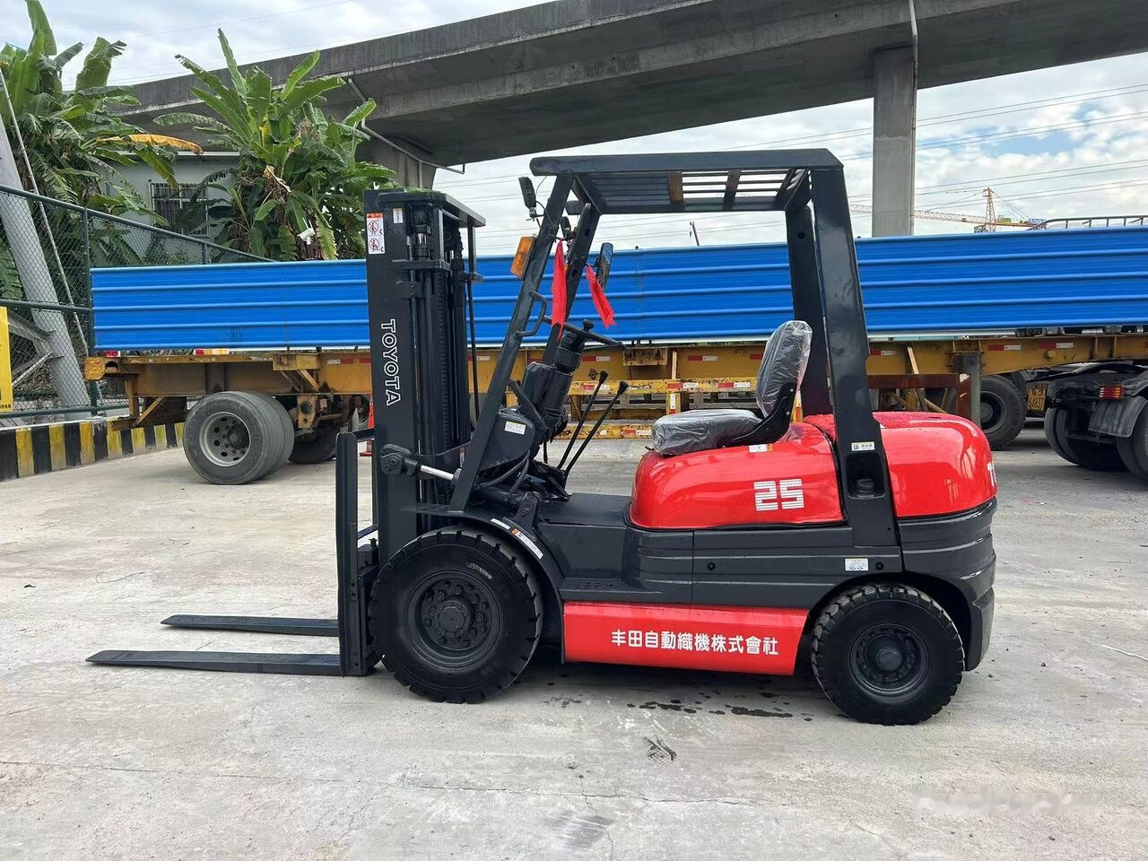 Toyota FD25 - Wózek widłowy diesel: zdjęcie 4 Toyota FD25 - Wózek widłowy diesel: zdjęcie 4