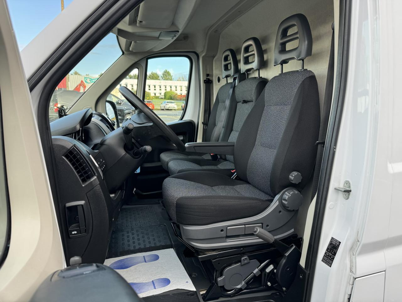 FIAT DUCATO 3T5 L3H2 2.2 HDI 140 CH BUSINESS - Furgon: zdjęcie 5 FIAT DUCATO 3T5 L3H2 2.2 HDI 140 CH BUSINESS - Furgon: zdjęcie 5