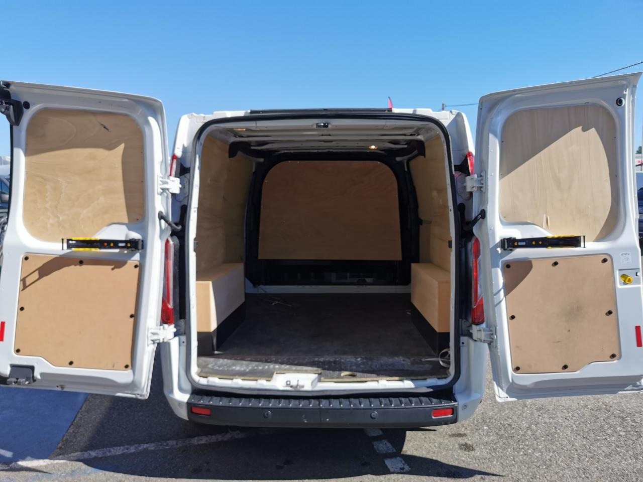 FORD Transit Custom 2.0 TDCi - 130 - BVA S&S TRANSIT CUSTOM FOURGON Fourgon 300 L1H1 Trend Business P - Furgon: zdjęcie 3 FORD Transit Custom 2.0 TDCi - 130 - BVA S&S TRANSIT CUSTOM FOURGON Fourgon 300 L1H1 Trend Business P - Furgon: zdjęcie 3