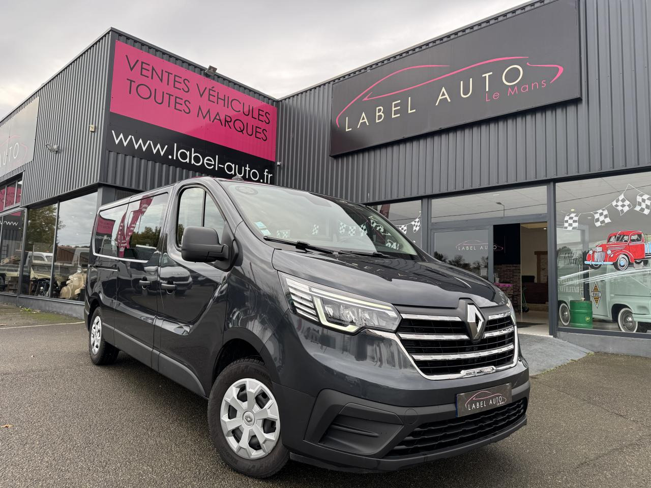 RENAULT Trafic L2 2.0 Energy dCi - 150 - S&S III COMBI Combi Zen L2H1 PHASE 3 - Mikrobus: zdjęcie 2 RENAULT Trafic L2 2.0 Energy dCi - 150 - S&S III COMBI Combi Zen L2H1 PHASE 3 - Mikrobus: zdjęcie 2